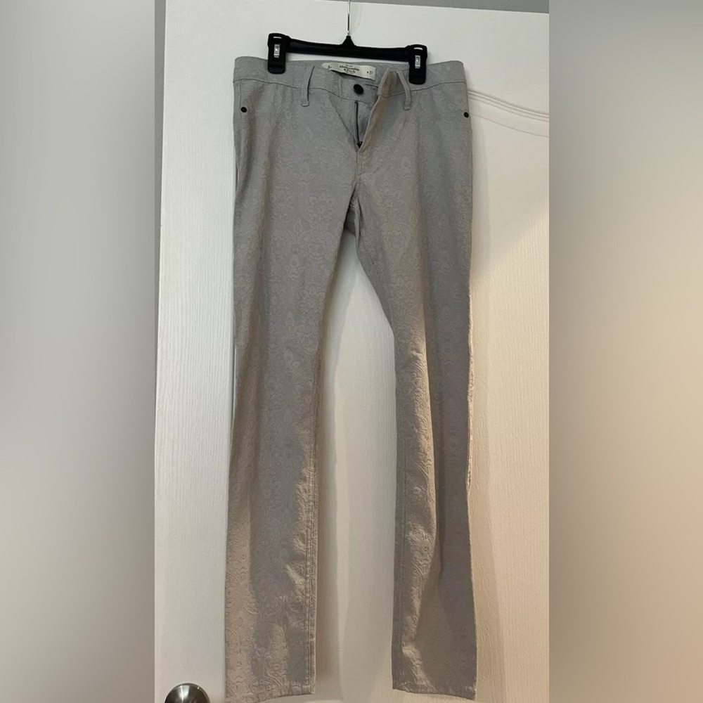 Abercrombie & Fitch Lightweight Textured Skinny Jeans- Waist 27